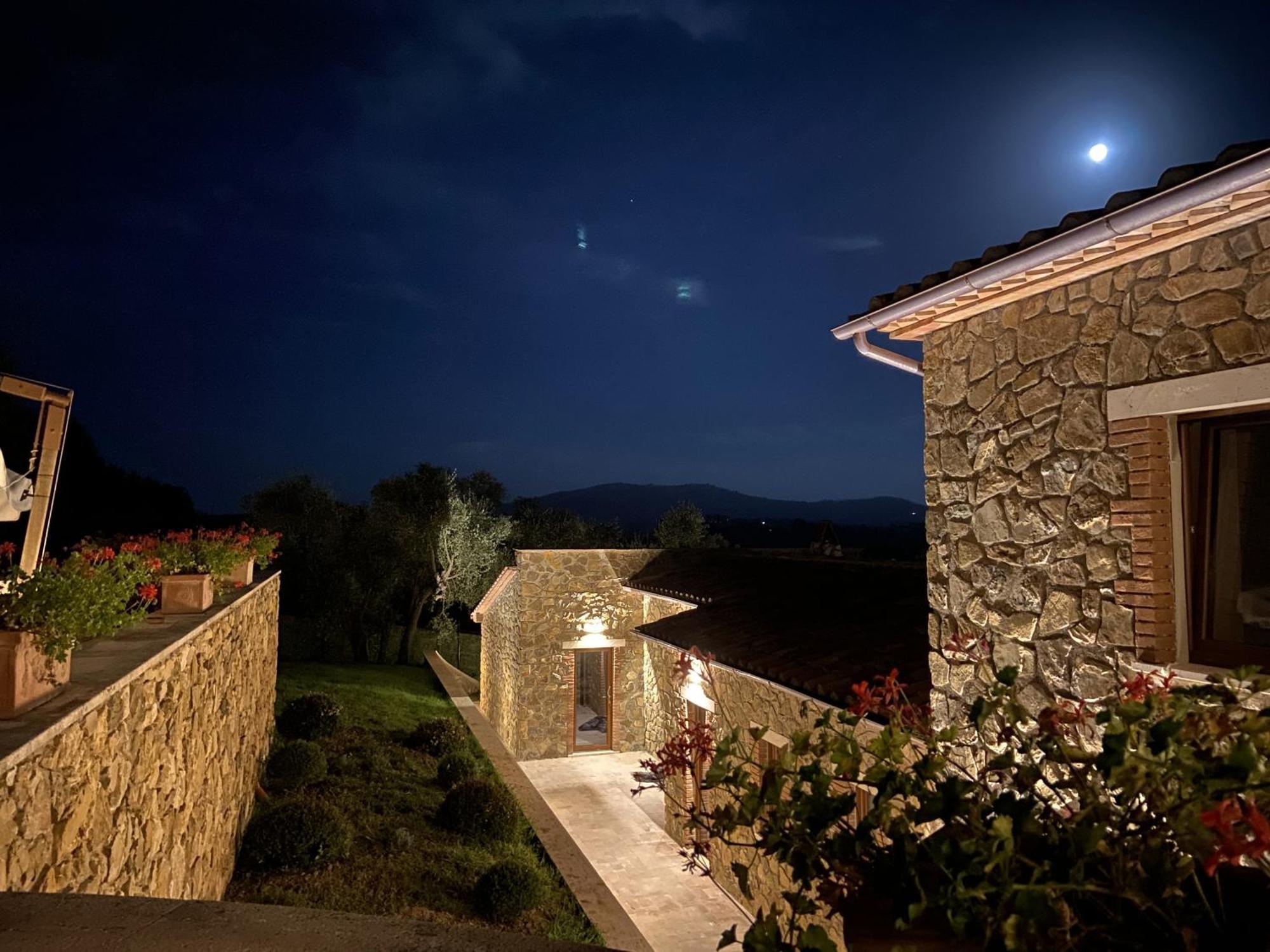 Fattoria Pianetti Guest House Manciano Luaran gambar